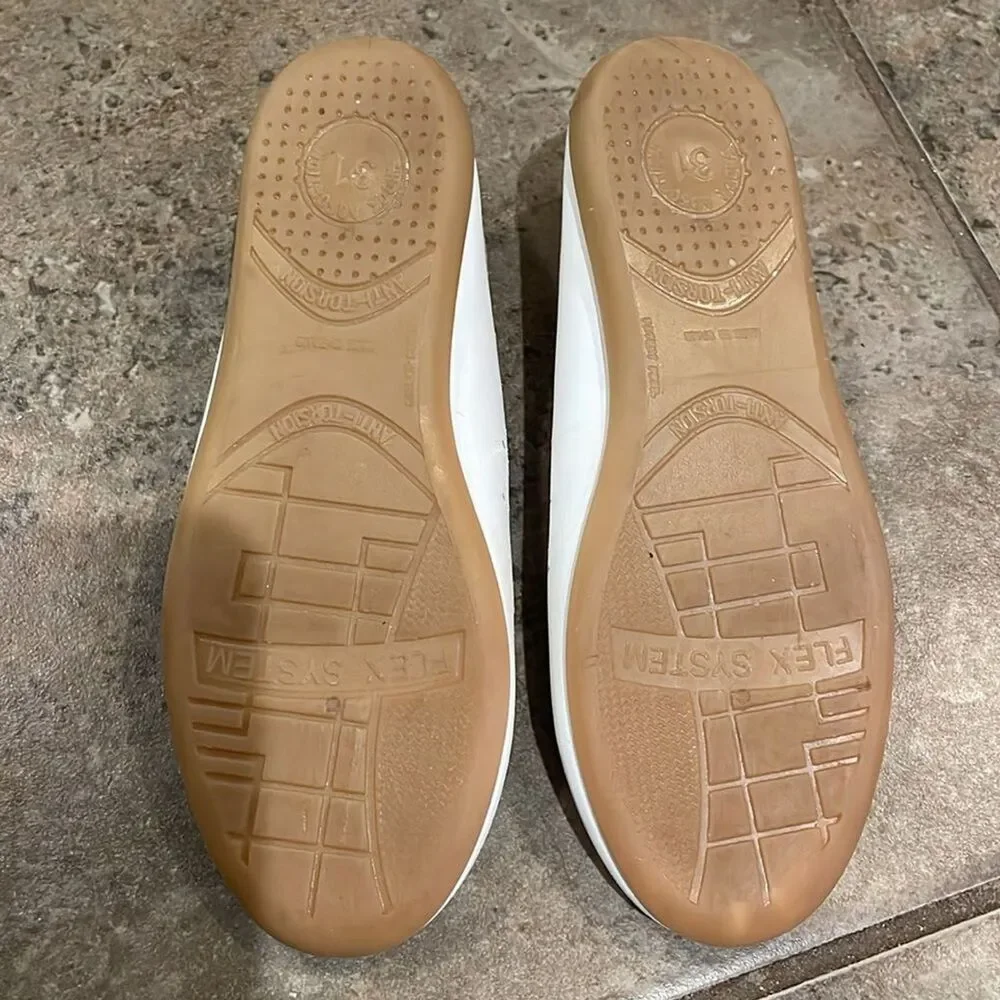 Conguitos white washable
